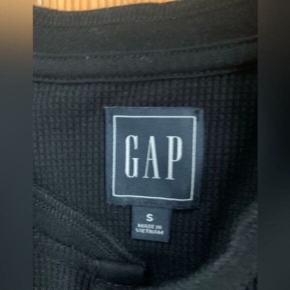 Men’s Gap Henley - Picture 3 of 5